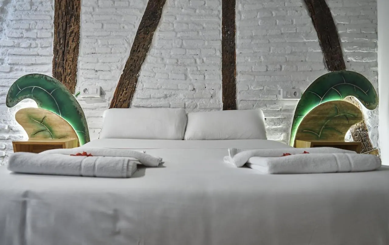 Pension Aliciazzz Bed And Breakfast Bilbao 2*,  Spain