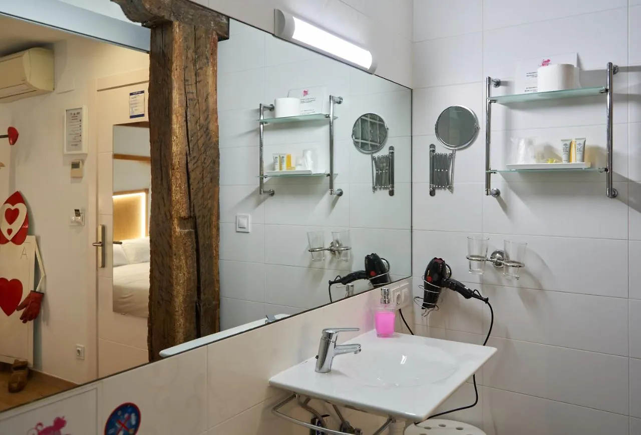 Pension Aliciazzz Bed And Breakfast Bilbao Guest house